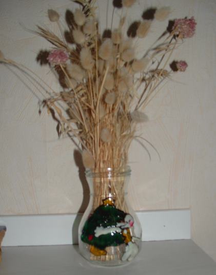 Voici une peinture sur verre réalisée pendant les dernières vacances de Noël Voici une peinture sur verre réalisée pendant les dernières vacances de Noël